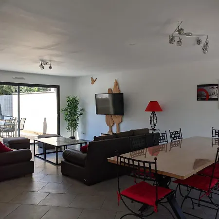 La Logia Pour 20 Personnes Holiday home