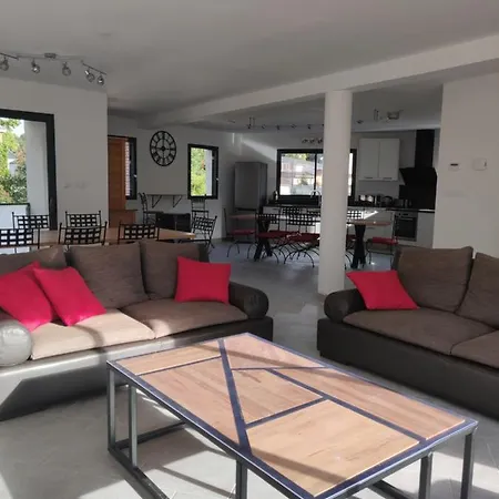 La Logia Pour 20 Personnes * Rilly-la-Montagne