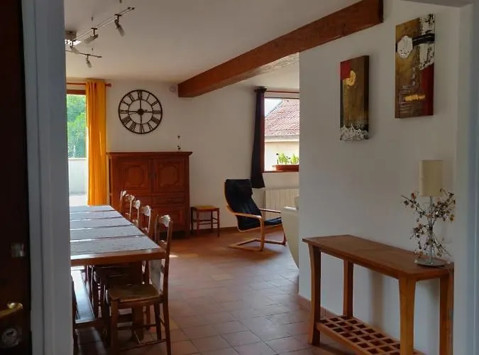 La Logia Pour 20 Personnes *